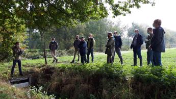 Groep mensen tijdens excursie