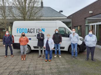 Aantal werknemers Food Act 13 voor hun bestelbusje